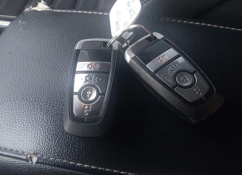 Photo 11 of 2019 Ford Fusion SE (VIN 3FA6P0T96KR254076)