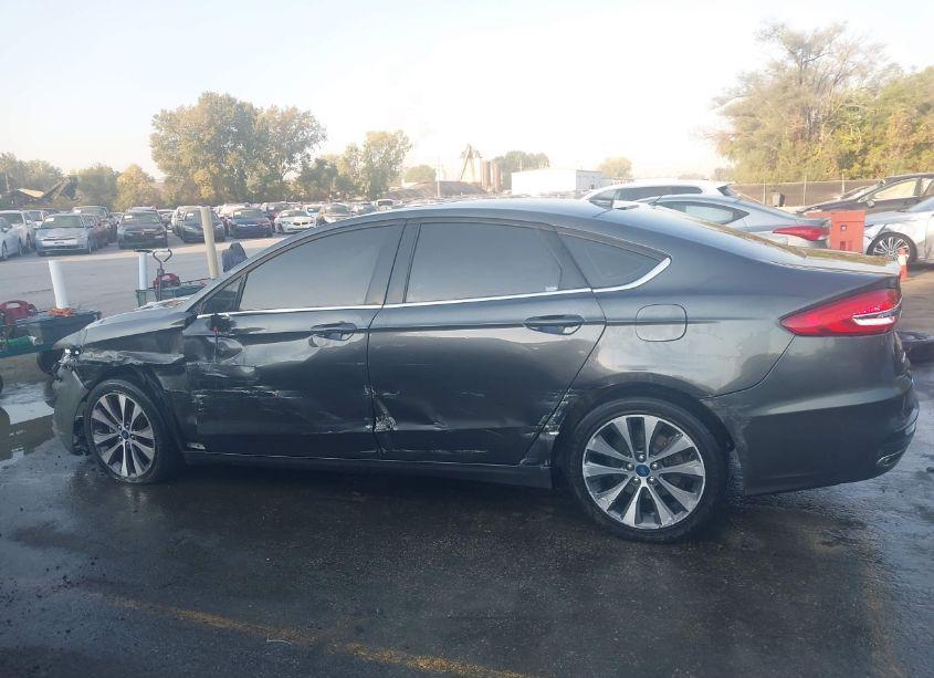 Photo 14 of 2019 Ford Fusion SE (VIN 3FA6P0T96KR254076)
