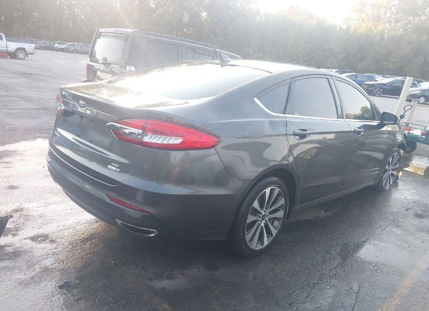Photo 4 of 2019 Ford Fusion SE (VIN 3FA6P0T96KR254076)