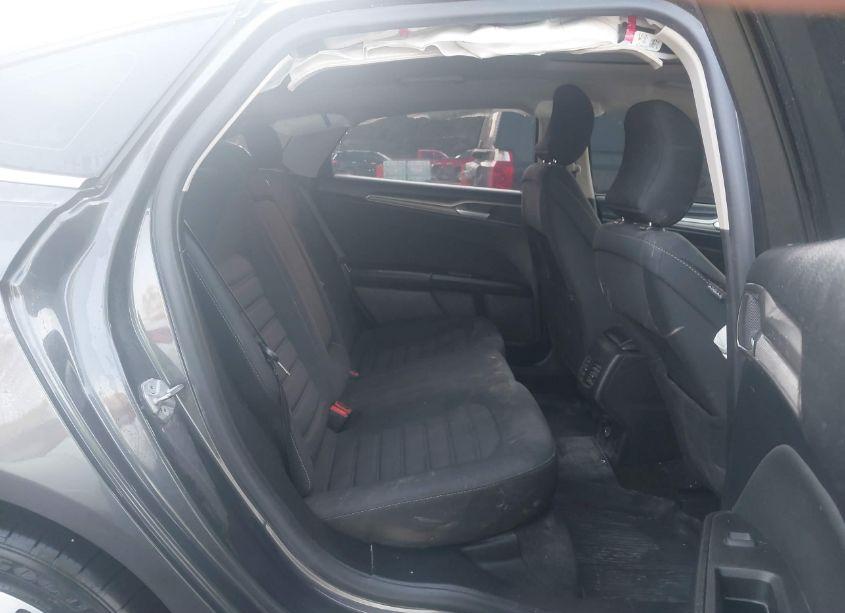 Photo 8 of 2019 Ford Fusion SE (VIN 3FA6P0T96KR254076)