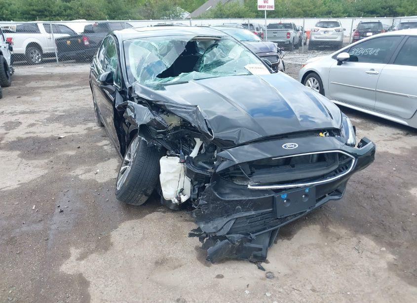 2020 Ford Fusion SE (VIN 3FA6P0T96LR163021) main photo