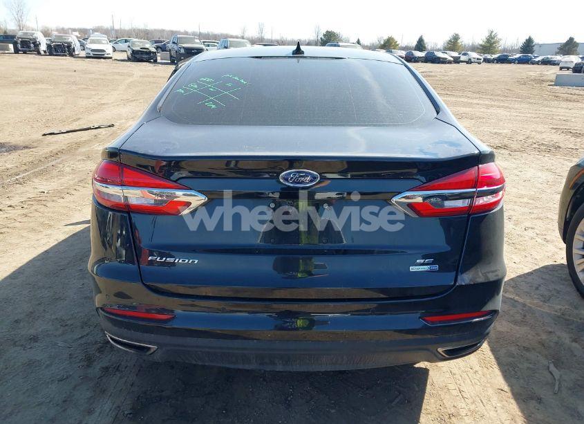 Photo 17 of 2020 Ford Fusion SE (VIN 3FA6P0T96LR179655)