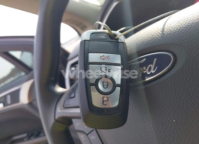 Photo 11 of 2020 Ford Fusion SE (VIN 3FA6P0T96LR190400)