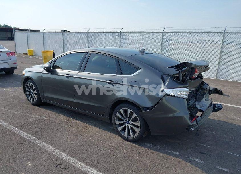 Photo 3 of 2020 Ford Fusion SE (VIN 3FA6P0T96LR190400)