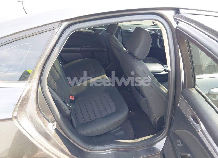 Photo 8 of 2020 Ford Fusion SE (VIN 3FA6P0T96LR190400)