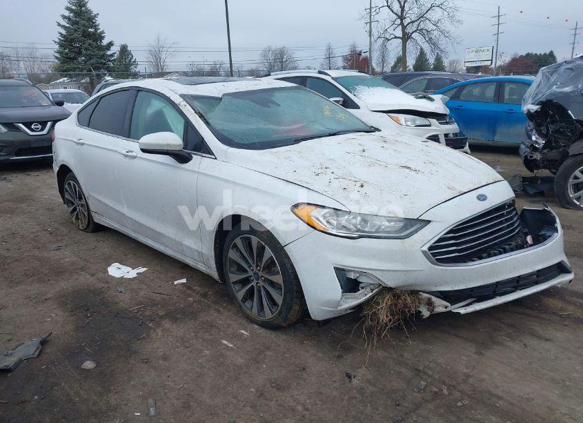 2020 Ford Fusion SE (VIN 3FA6P0T96LR202299) main photo
