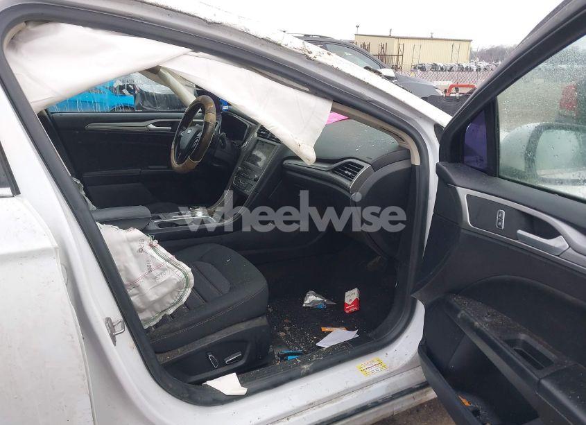 Photo 5 of 2020 Ford Fusion SE (VIN 3FA6P0T96LR202299)