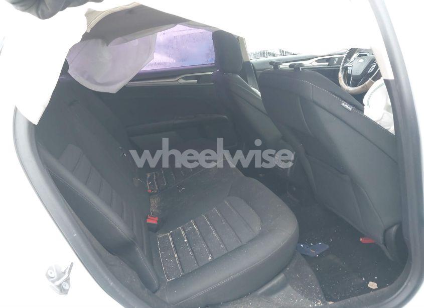 Photo 8 of 2020 Ford Fusion SE (VIN 3FA6P0T96LR202299)