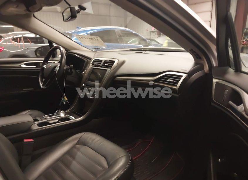 Photo 5 of 2017 Ford Fusion SE (VIN 3FA6P0T97HR243242)