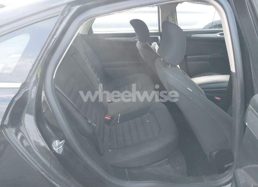 Photo 8 of 2019 Ford Fusion SE (VIN 3FA6P0T97KR224052)