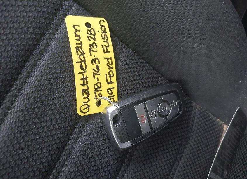 Photo 11 of 2019 Ford Fusion SE (VIN 3FA6P0T97KR236489)