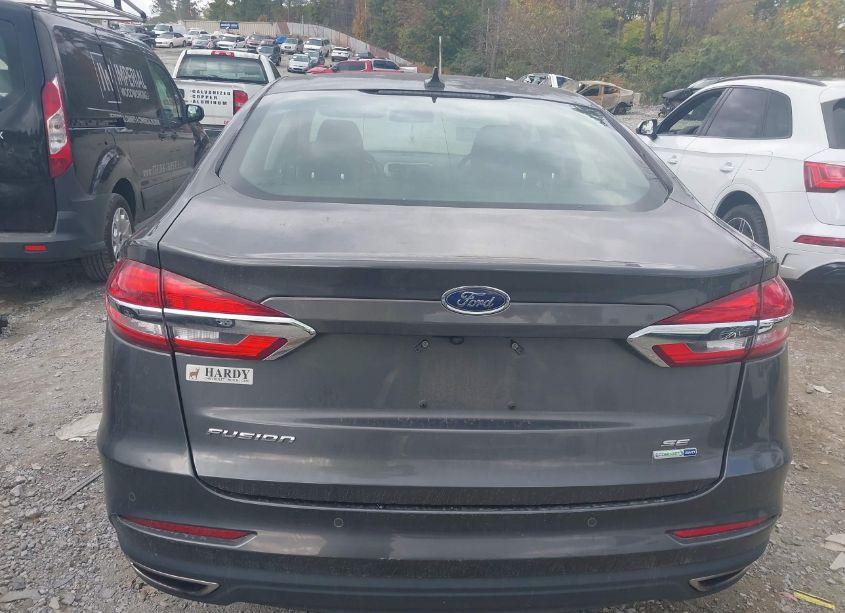 Photo 16 of 2019 Ford Fusion SE (VIN 3FA6P0T97KR236489)
