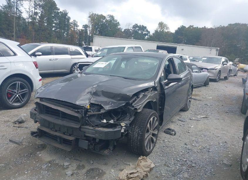 Photo 2 of 2019 Ford Fusion SE (VIN 3FA6P0T97KR236489)