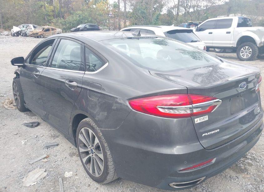 Photo 3 of 2019 Ford Fusion SE (VIN 3FA6P0T97KR236489)
