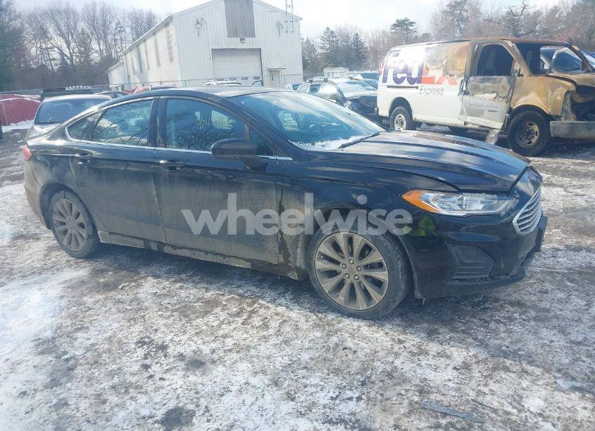 Photo 13 of 2019 Ford Fusion SE (VIN 3FA6P0T97KR260257)
