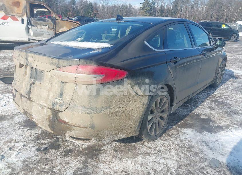 Photo 4 of 2019 Ford Fusion SE (VIN 3FA6P0T97KR260257)