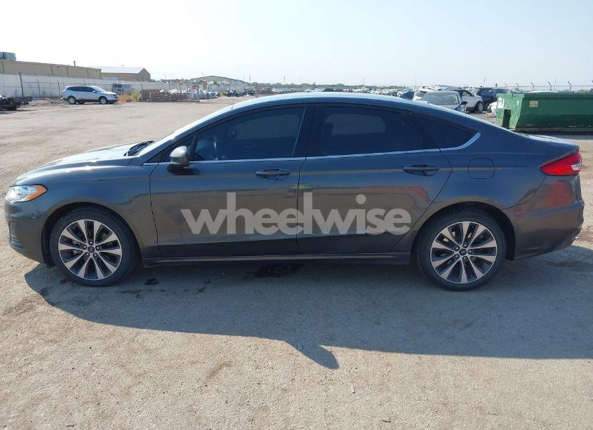 Photo 14 of 2019 Ford Fusion SE (VIN 3FA6P0T97KR285238)