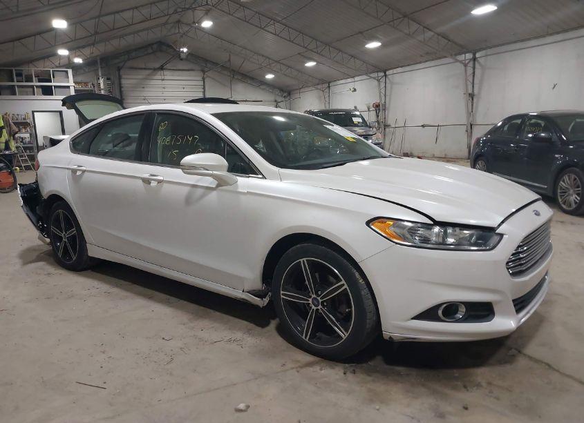 2015 Ford Fusion SE (VIN 3FA6P0T98FR111135) main photo