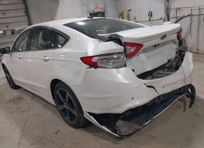 Photo 3 of 2015 Ford Fusion SE (VIN 3FA6P0T98FR111135)