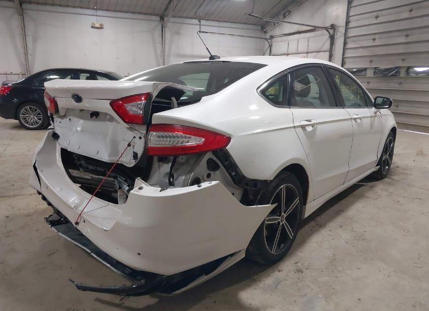 Photo 4 of 2015 Ford Fusion SE (VIN 3FA6P0T98FR111135)