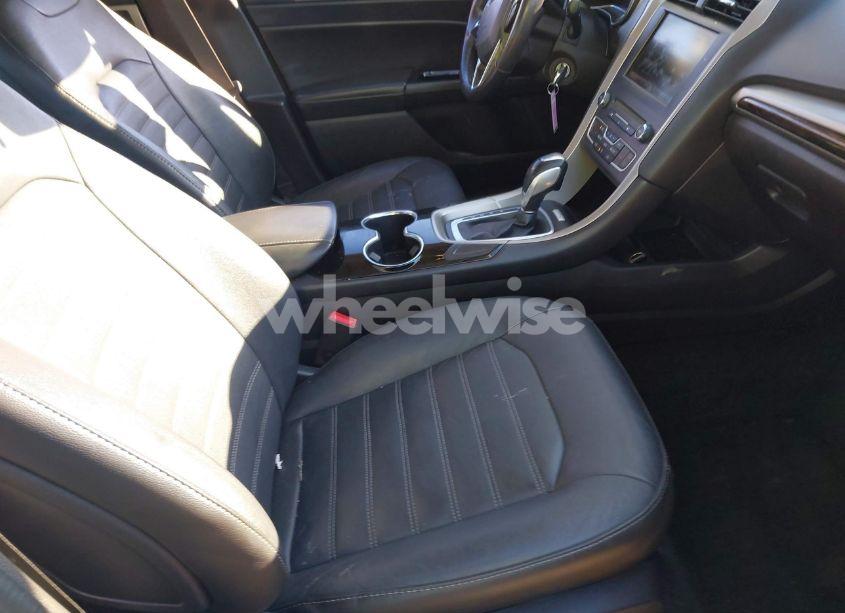 Photo 5 of 2016 Ford Fusion SE (VIN 3FA6P0T98GR250232)