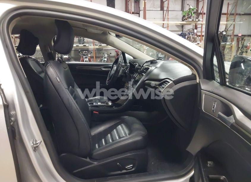 Photo 5 of 2017 Ford Fusion SE (VIN 3FA6P0T98HR322791)