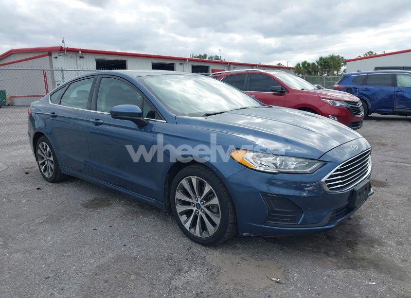 2019 Ford Fusion SE (VIN 3FA6P0T98KR233861) main photo