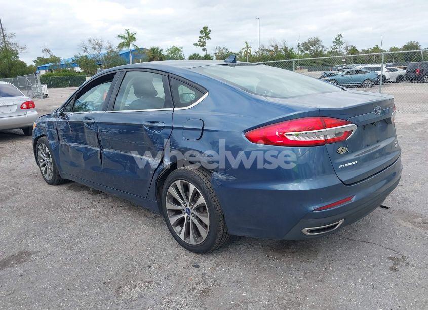 Photo 3 of 2019 Ford Fusion SE (VIN 3FA6P0T98KR233861)