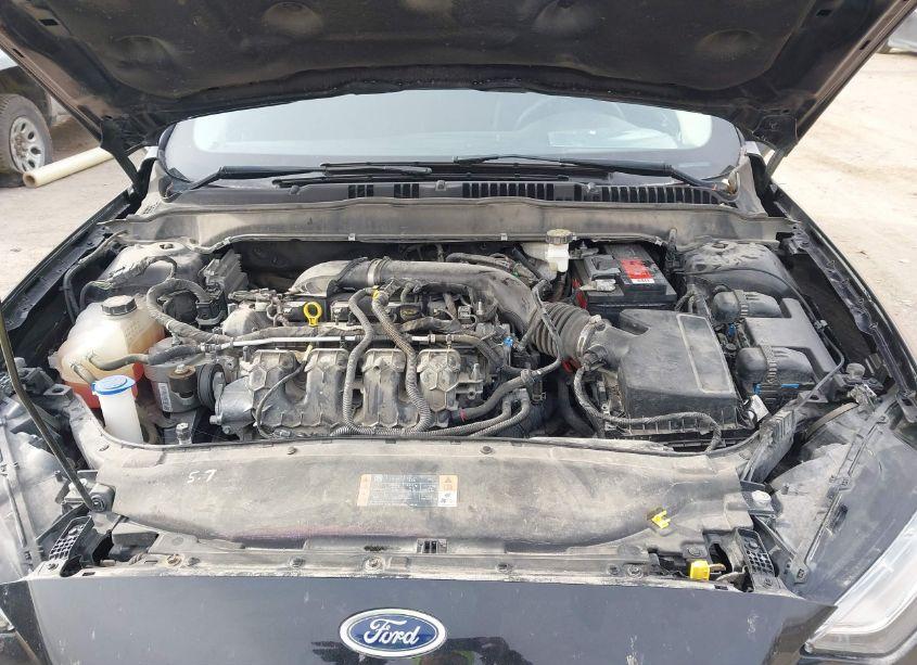 Photo 10 of 2019 Ford Fusion SE (VIN 3FA6P0T98KR238770)