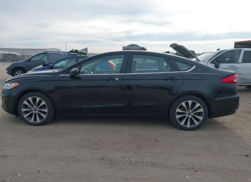 Photo 14 of 2019 Ford Fusion SE (VIN 3FA6P0T98KR238770)