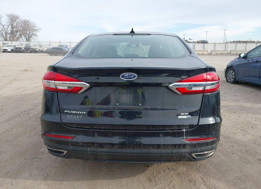 Photo 16 of 2019 Ford Fusion SE (VIN 3FA6P0T98KR238770)