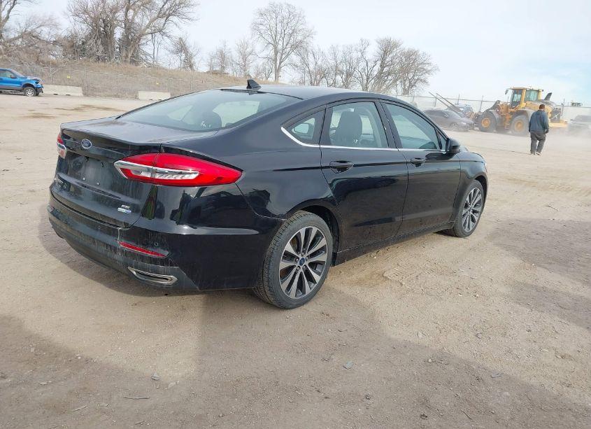 Photo 4 of 2019 Ford Fusion SE (VIN 3FA6P0T98KR238770)