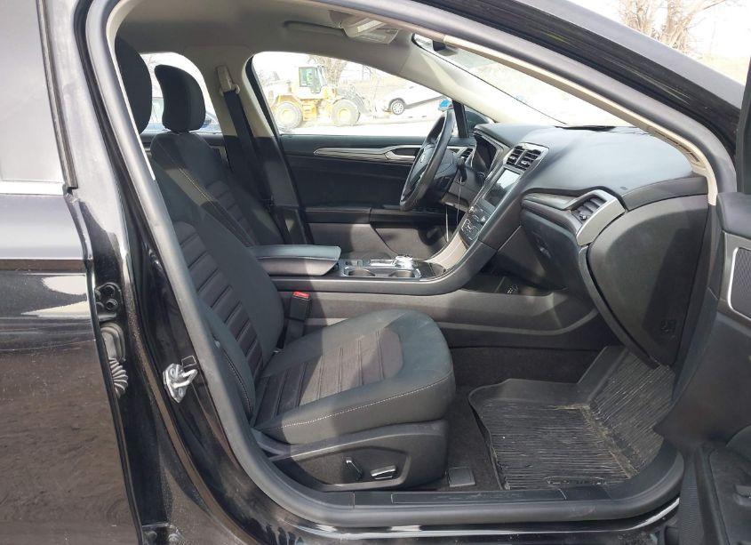 Photo 5 of 2019 Ford Fusion SE (VIN 3FA6P0T98KR238770)