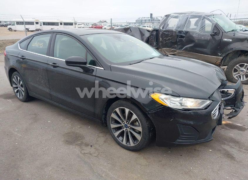 2019 Ford Fusion SE (VIN 3FA6P0T98KR253723) main photo