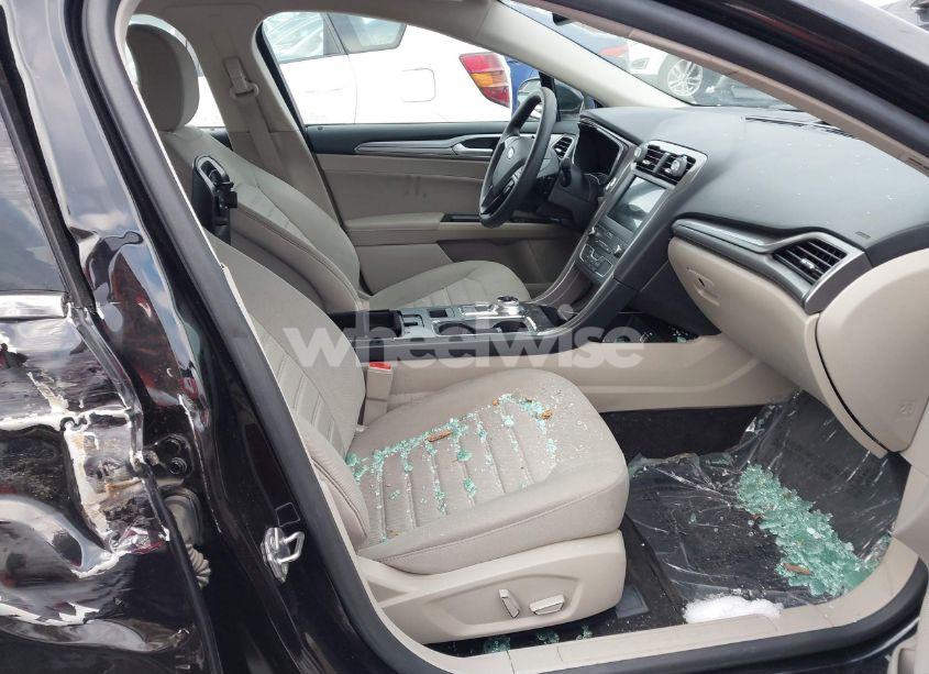 Photo 5 of 2019 Ford Fusion SE (VIN 3FA6P0T98KR264205)