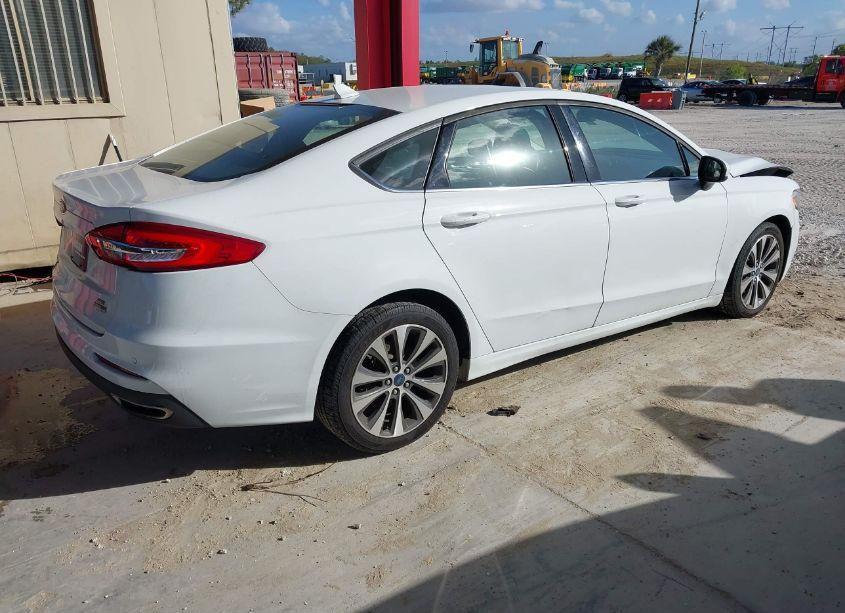 Photo 4 of 2020 Ford Fusion SE (VIN 3FA6P0T98LR150352)