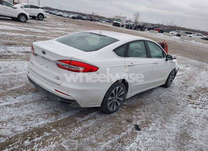 Photo 4 of 2020 Ford Fusion SE (VIN 3FA6P0T98LR167278)