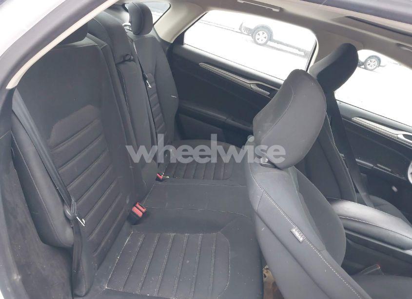 Photo 8 of 2020 Ford Fusion SE (VIN 3FA6P0T98LR167278)