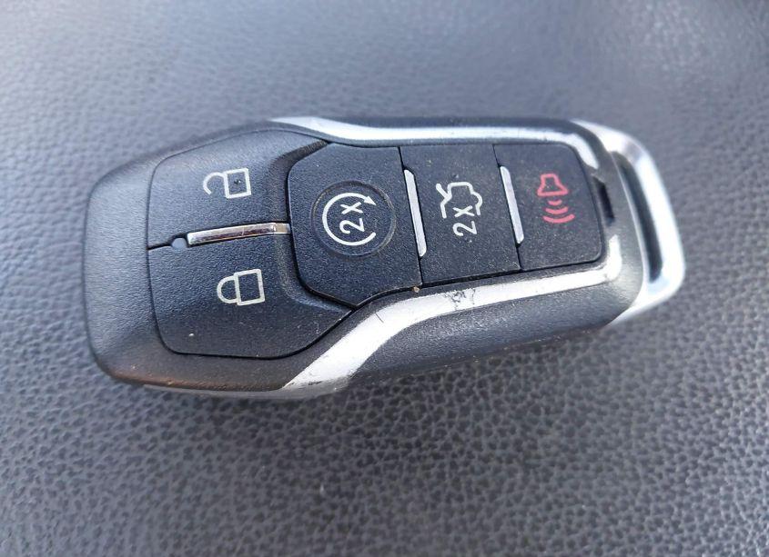 Photo 11 of 2016 Ford Fusion SE (VIN 3FA6P0T99GR107693)