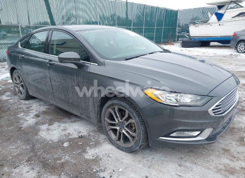2017 Ford Fusion SE (VIN 3FA6P0T99HR143921) main photo