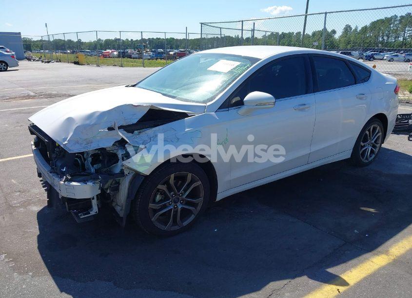 Photo 2 of 2017 Ford Fusion SE (VIN 3FA6P0T99HR303781)