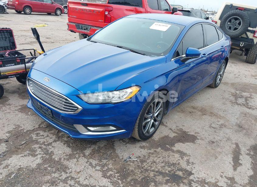 Photo 2 of 2017 Ford Fusion SE (VIN 3FA6P0T99HR388363)