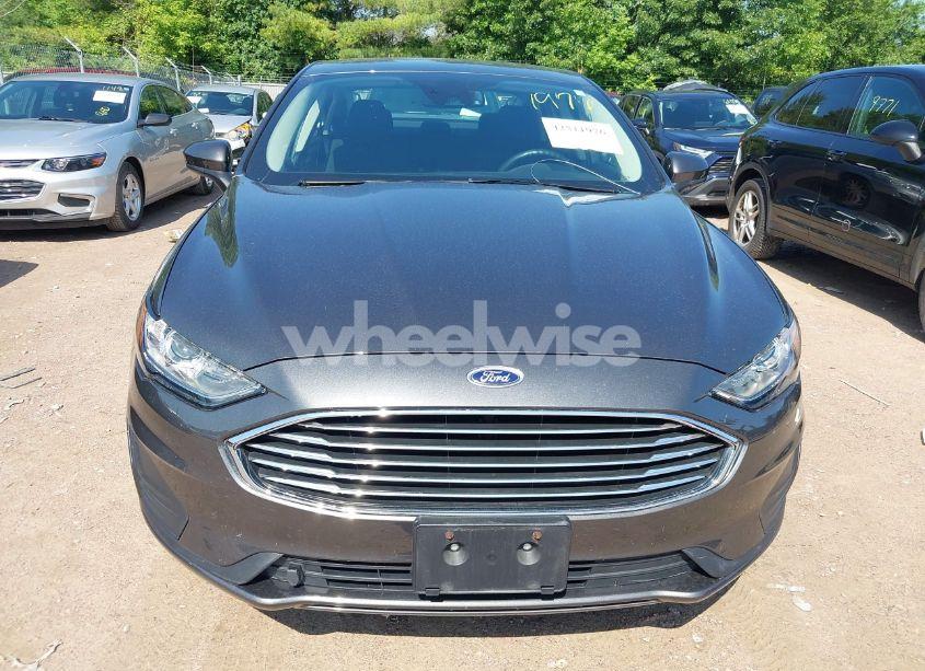Photo 12 of 2019 Ford Fusion SE (VIN 3FA6P0T99KR103782)