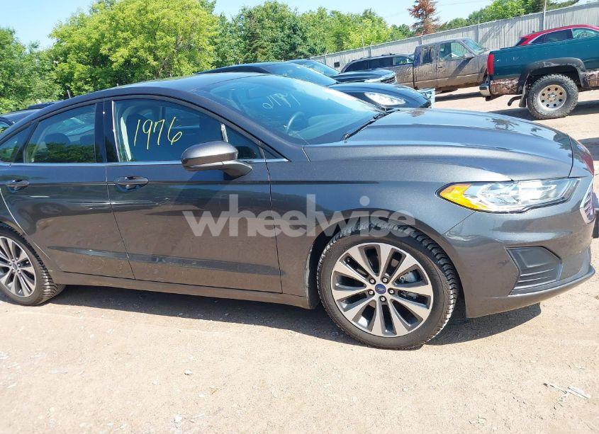 Photo 13 of 2019 Ford Fusion SE (VIN 3FA6P0T99KR103782)