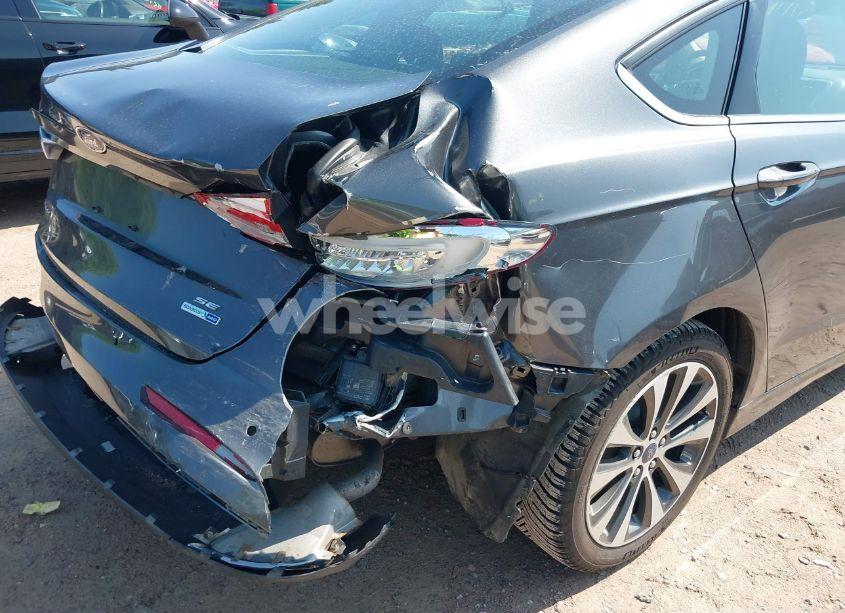 Photo 17 of 2019 Ford Fusion SE (VIN 3FA6P0T99KR103782)