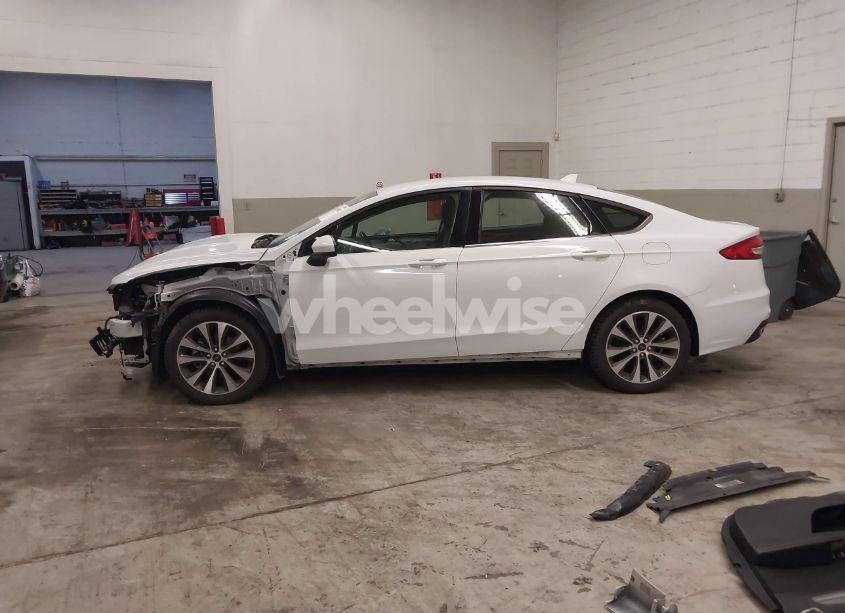 Photo 15 of 2019 Ford Fusion SE (VIN 3FA6P0T99KR248272)