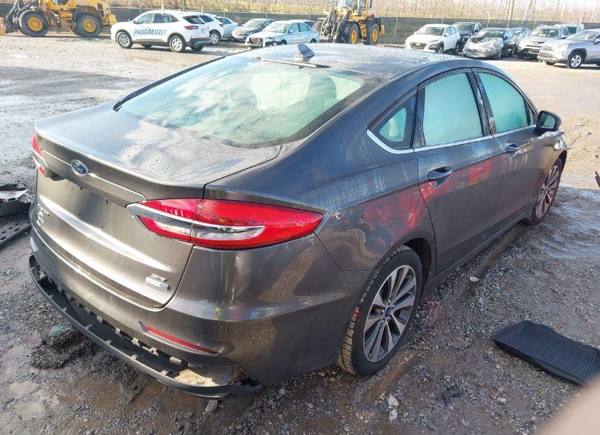 Photo 4 of 2019 Ford Fusion SE (VIN 3FA6P0T99KR270479)