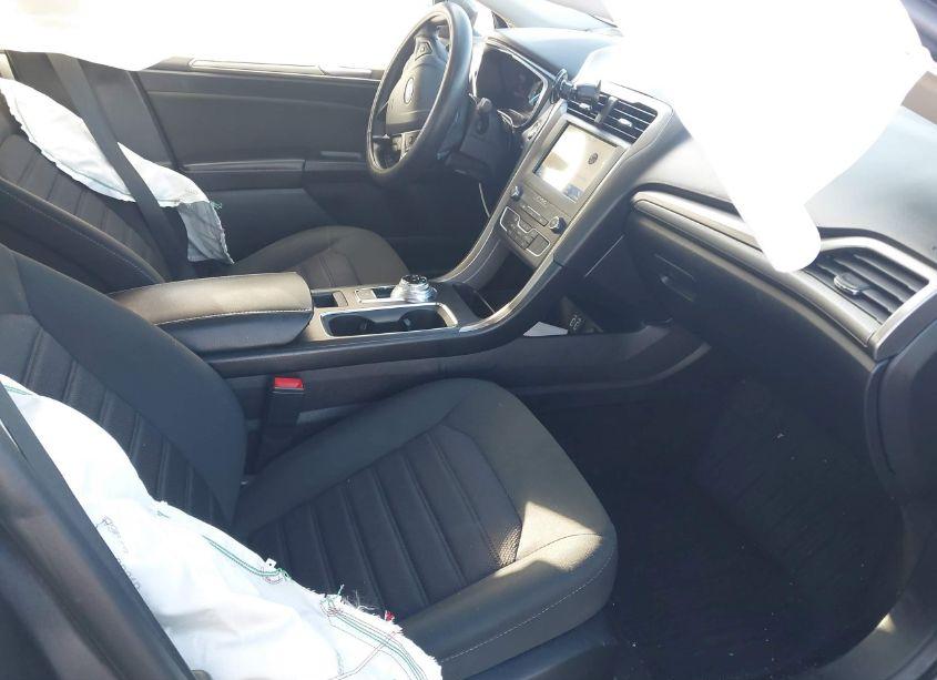 Photo 5 of 2019 Ford Fusion SE (VIN 3FA6P0T99KR270479)