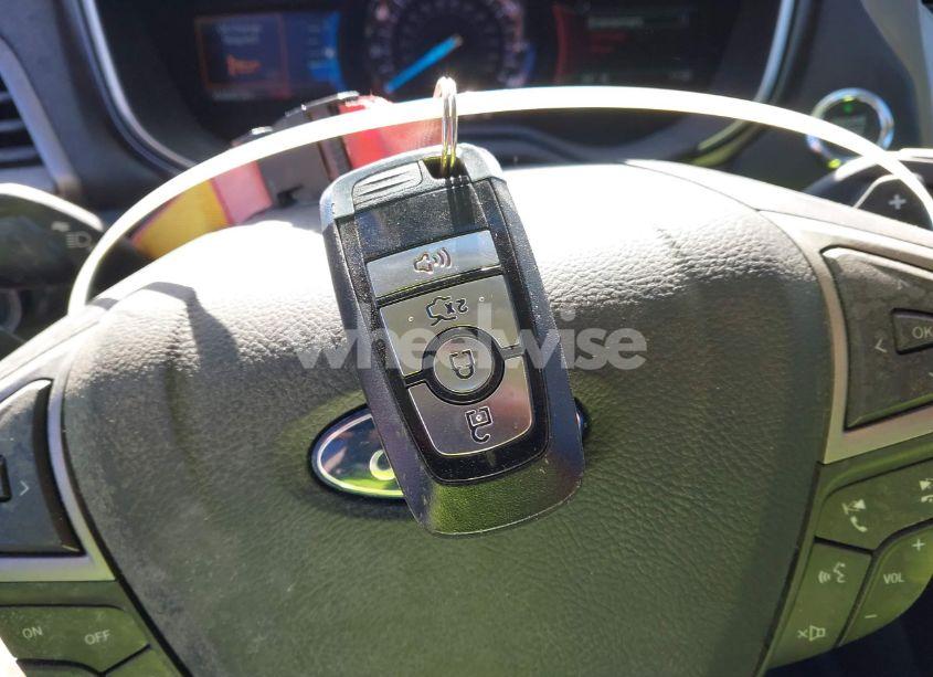 Photo 11 of 2019 Ford Fusion SE (VIN 3FA6P0T99KR274807)