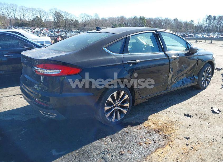 Photo 4 of 2019 Ford Fusion SE (VIN 3FA6P0T99KR274807)